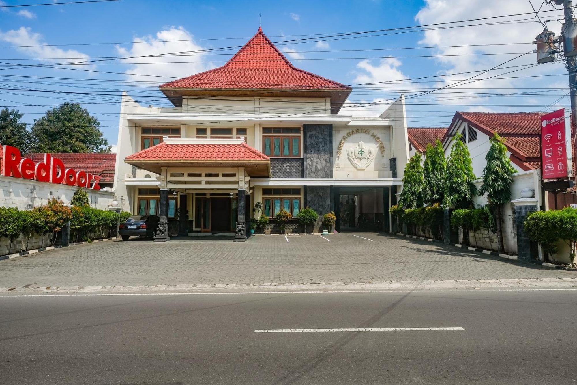 Reddoorz Near Xt Square Yogyakarta Hotel Exterior photo