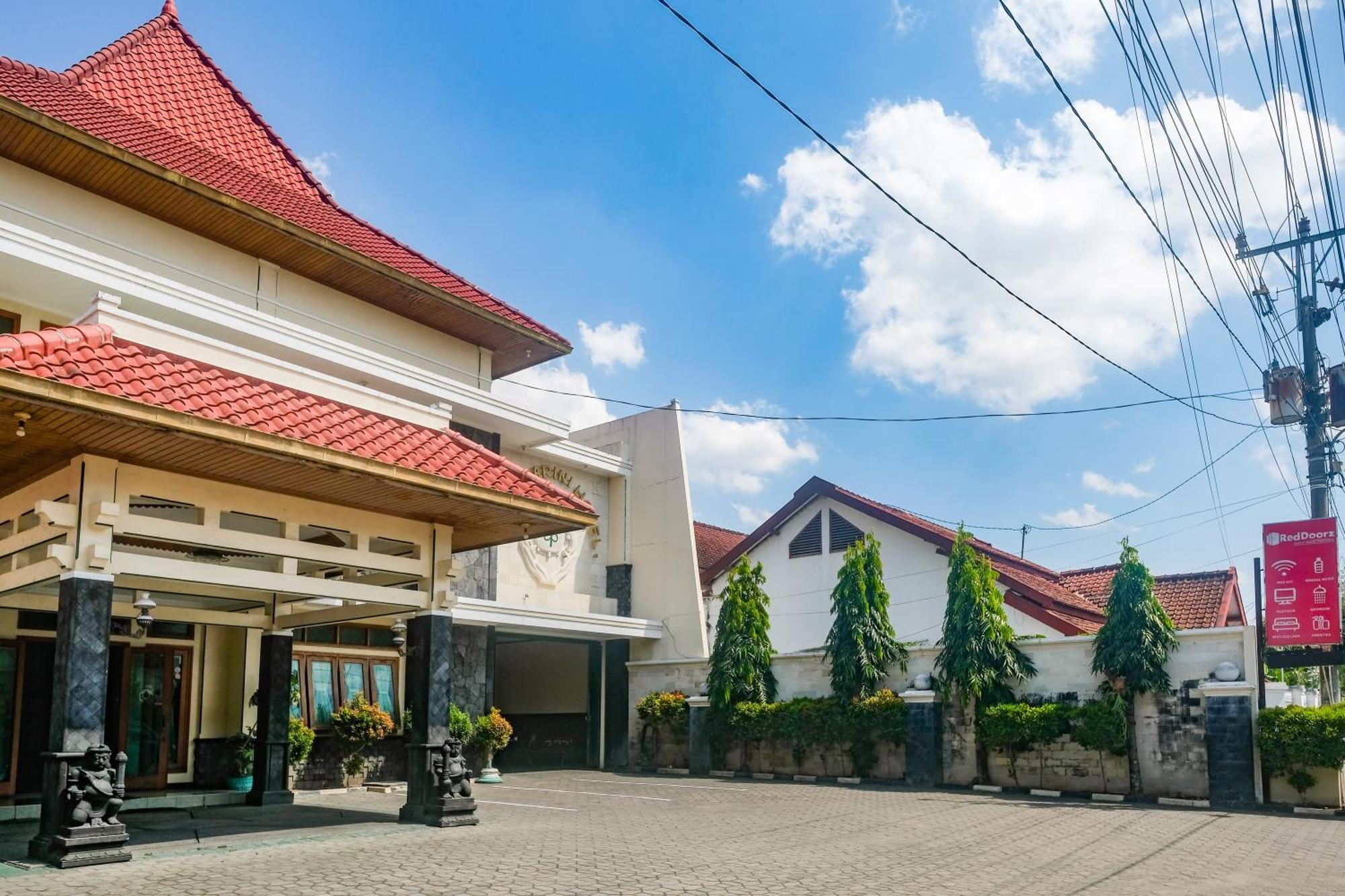 Reddoorz Near Xt Square Yogyakarta Hotel Exterior photo