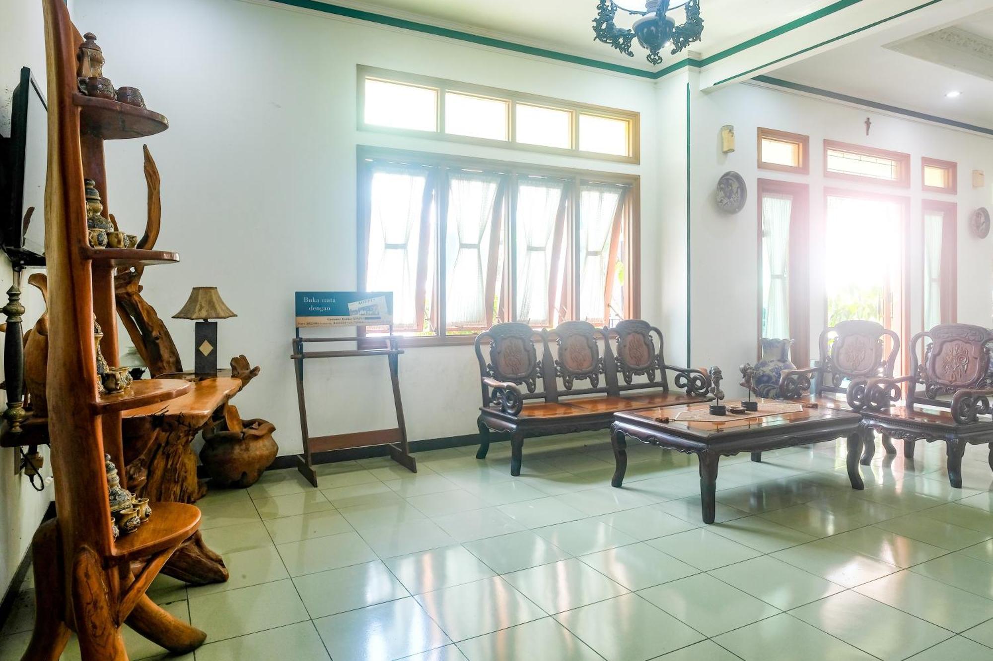 Reddoorz Near Xt Square Yogyakarta Hotel Exterior photo