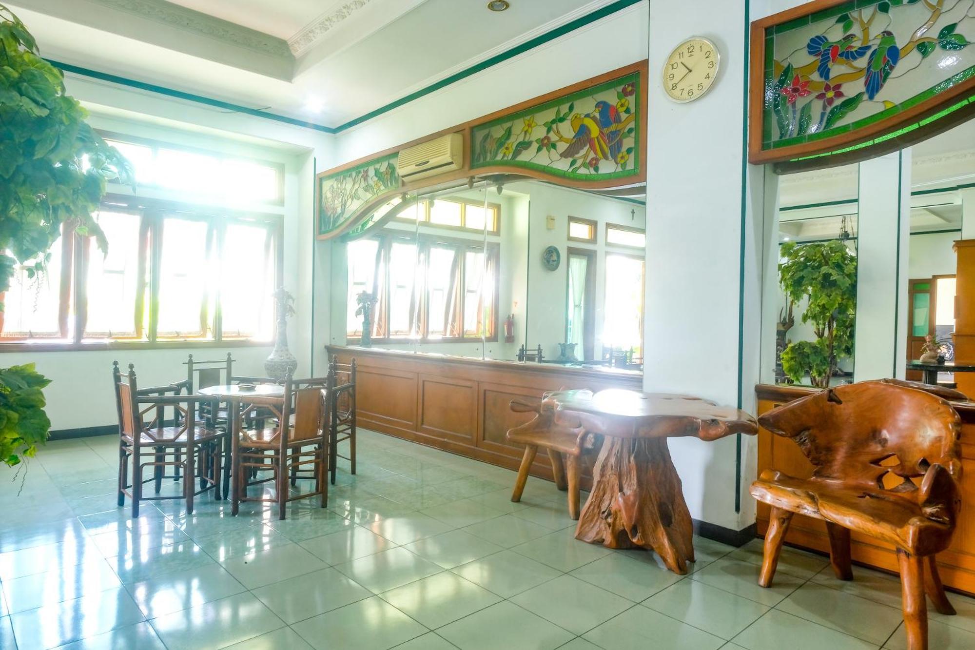 Reddoorz Near Xt Square Yogyakarta Hotel Exterior photo