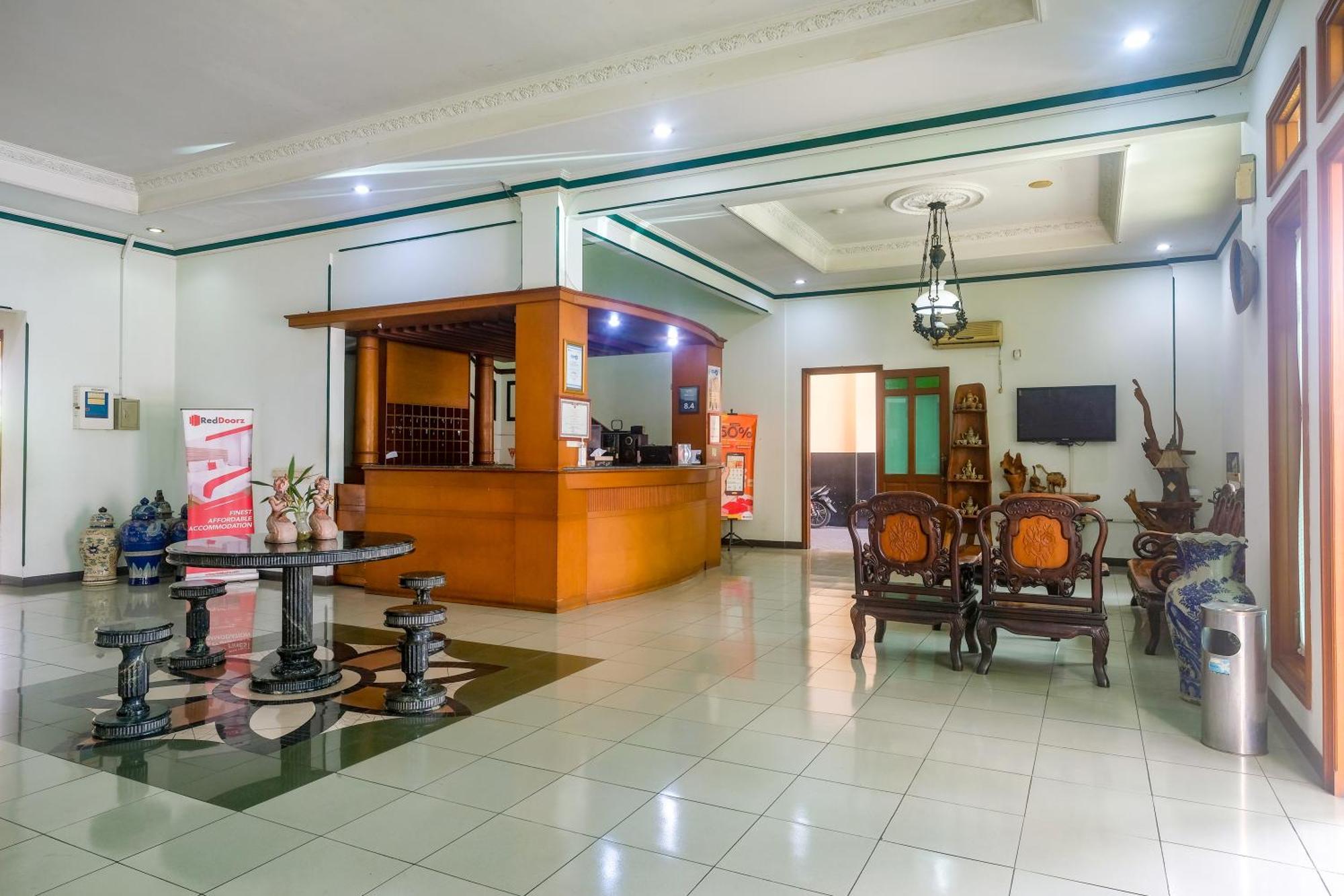 Reddoorz Near Xt Square Yogyakarta Hotel Exterior photo