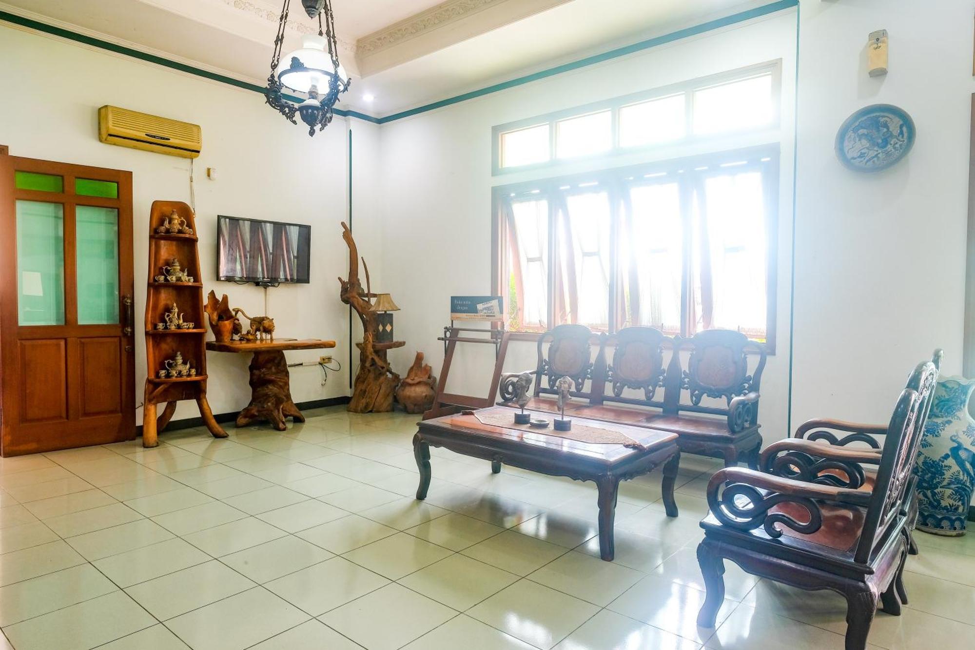 Reddoorz Near Xt Square Yogyakarta Hotel Exterior photo