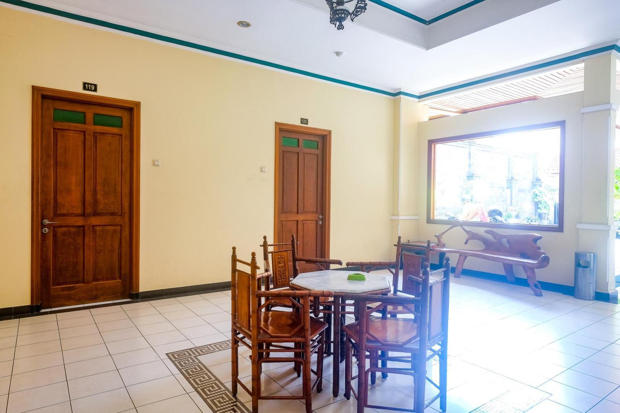 Reddoorz Near Xt Square Yogyakarta Hotel Exterior photo