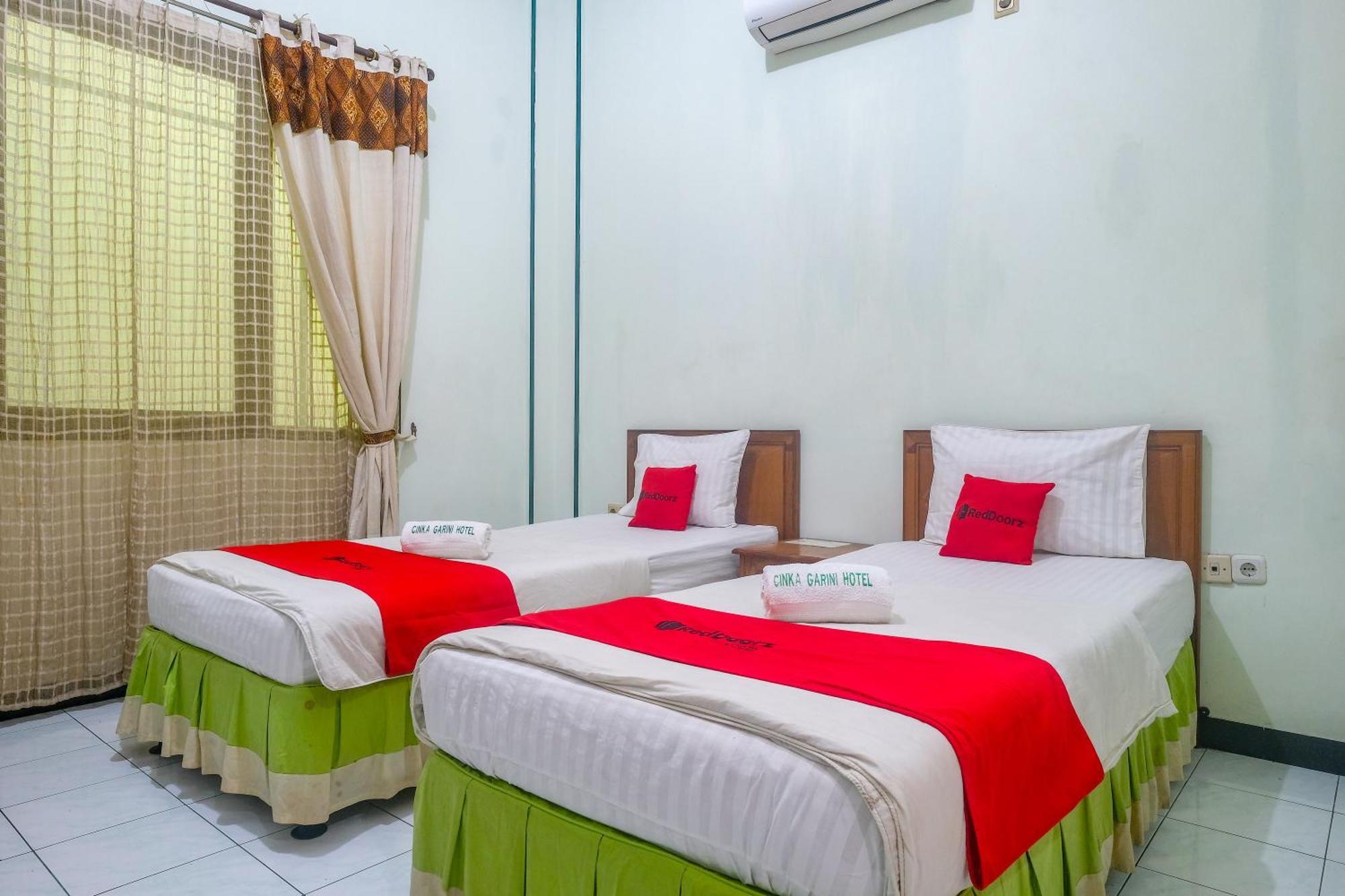 Reddoorz Near Xt Square Yogyakarta Hotel Exterior photo